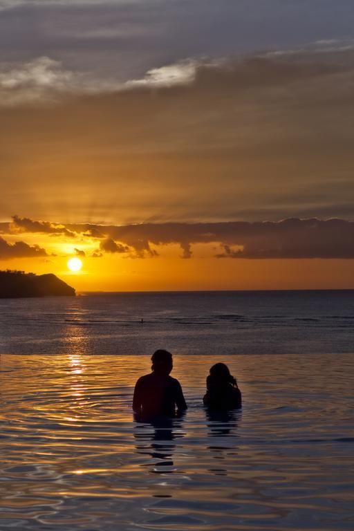 Guam Reef Hotel Tumon Exterior photo